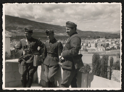 Бончо и Божидар Карастоянови - 1941 - Национална библиотека „Св. св. Кирил и Методий“, Bulgaria - Public Domain. https://www.europeana.eu/item/9200336/BibliographicResource_3000095549214
